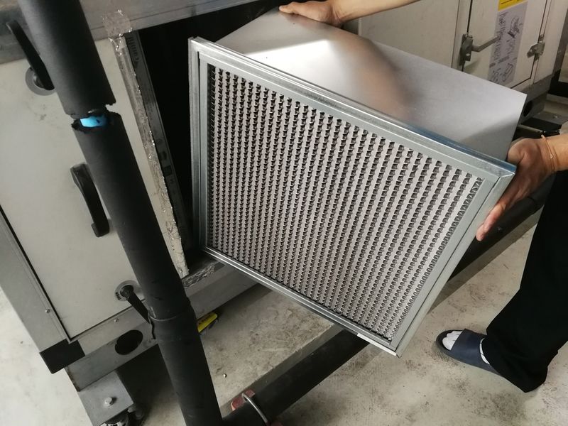 inserting furnace air filter